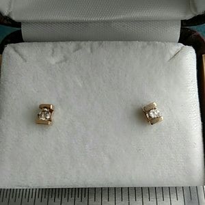 Gold and diamond earrings